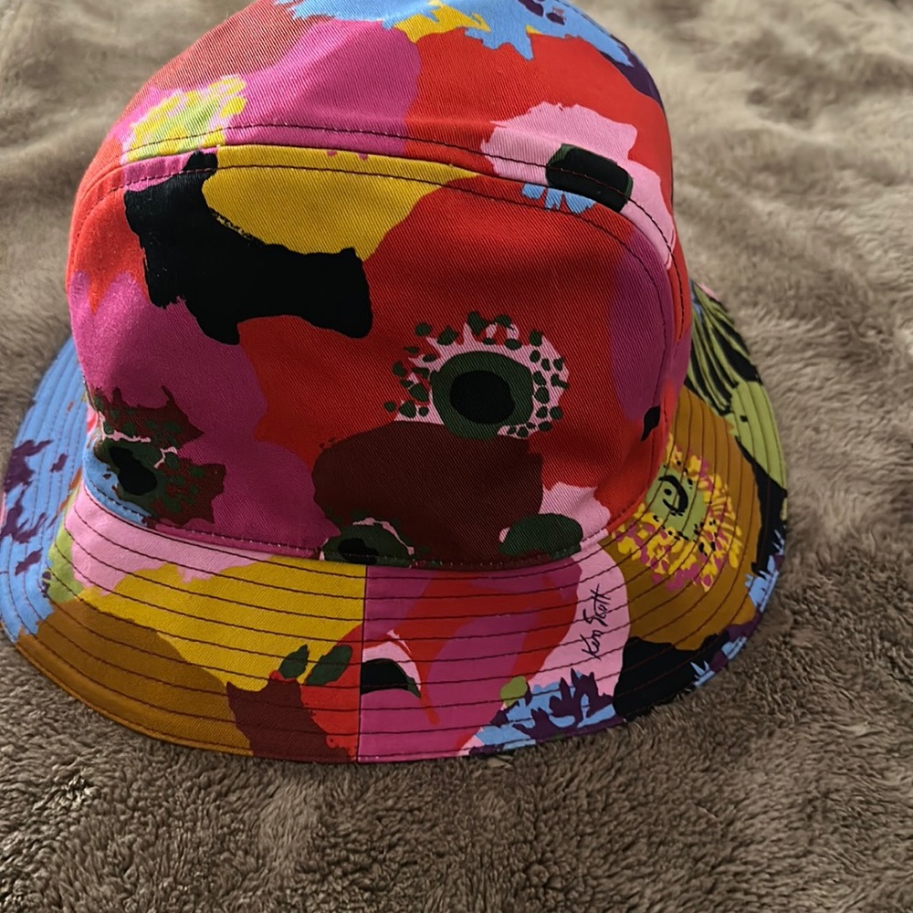 Gucci  Printed Bucket Hat with dust cover - barely worn